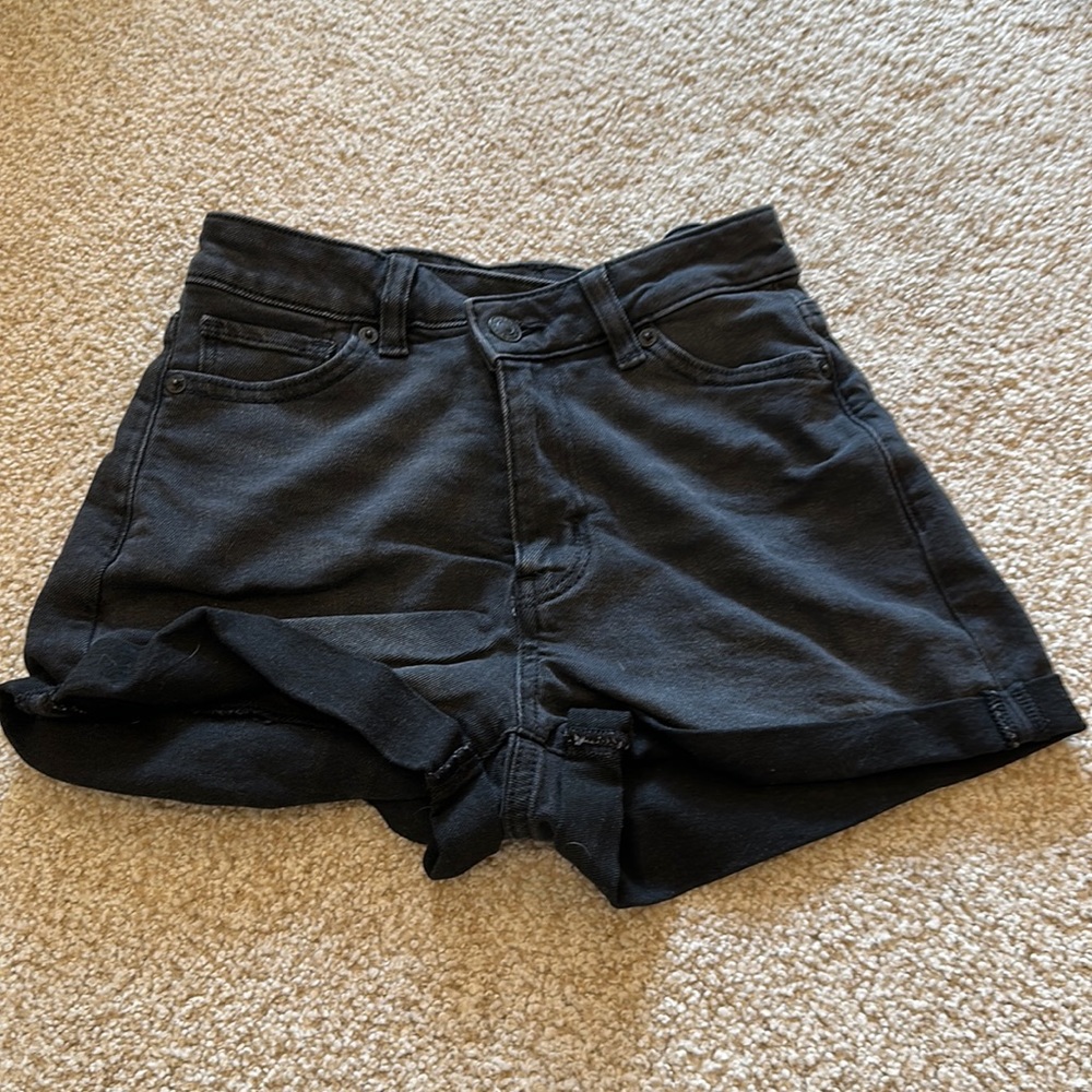 Black jean shorts, American Eagle, stretchable waist band, 00